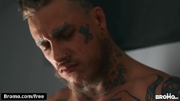 Sexy Male Bitch Squirts Milk On A Big Juice Cock - Bromo