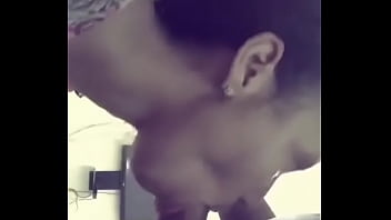 Elle Sucer Des Bites