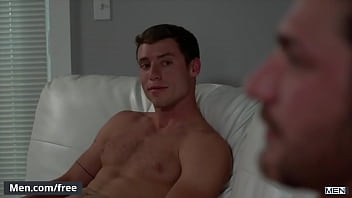 (justin Matthews) Goes Down On (brandon) Hard Cock Makes His Cum - Men.com