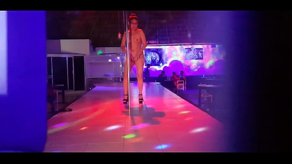 Flaquita Baila Como Una Putita