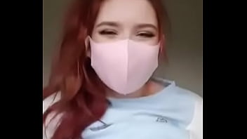 Chica De Grandes Y Jugosas Tetas