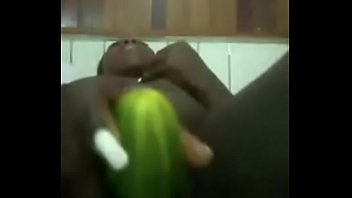 Je Demande Un Appel Vidéo Où Elle Se Masturbe Et Elle S_exécute La Pute