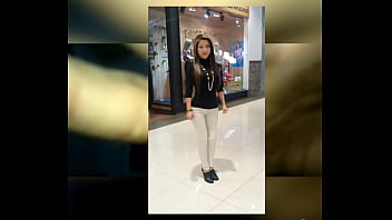 Aburrida En La Oficina