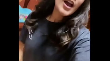 Kerli Moran Deja Ver Sus Deliciosas Tetas