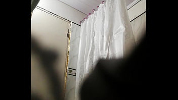 Tetas De Prima En El Baño