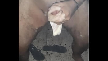 Me Masturbo Y Me Vengo Rico Sacando Mi Semen Con Pechuga De Pollo