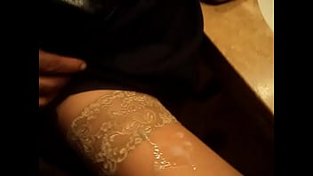 Me Corro En Las Piernas De Mi Hermana En El Bano Del Restaurante