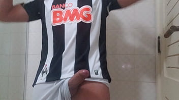 Pau Duro Depois Do Treino - masturbation, solo, masturbate, gay, soccer, big-cock, big-dick, soloboy, futebol, gay-amateur - Video 2587272