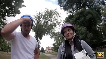 Hunt4k. Couple Solves Financial Problems With Dirty Sex With Stranger