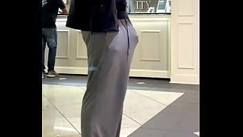 Muestra Su Pene A Lo Público Sin Vergüenza