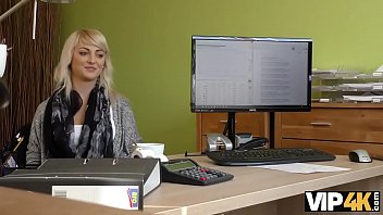 Vip4k. L_agent La Chatte Serrée De L_jeunes Puis Il Approuve Le Pr_t Des Filles - casting, audition, money, interview, agent, sex-for-money, fuck-for-money, czech-casting, czech-coup - Video 2610707