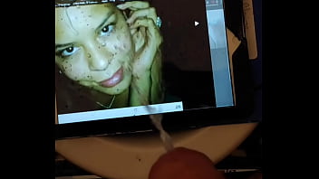 Meando A Una Esclava....