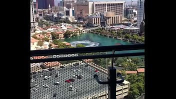 ? Hood N. Pulls Up On A White Bitch At The Cosmo In Vegas ?