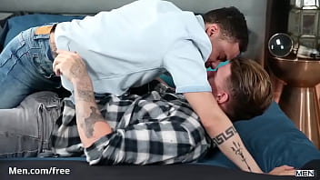 (jj Knight) Loves Sticking His Tongue In (beaux Bankss) Bubble Butt - Men.com