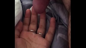 Punheta E Gozada Na Mão Da Namorada