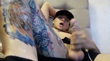 Chavito Tatuado Y Dotado