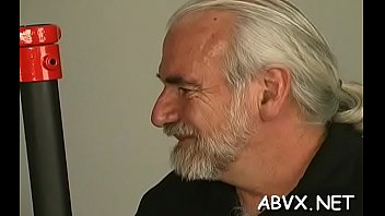 Overwhelming Floozy Is Fingering Her Cuchy