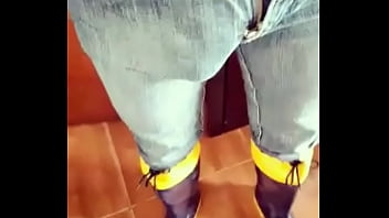 Safado Com Volume Na Calça