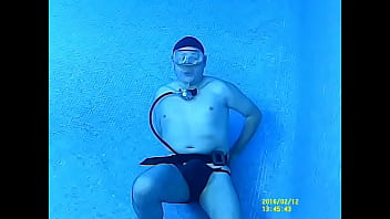 Atado Bajo El Agua 3