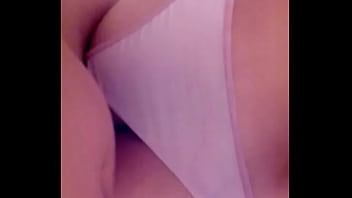 Comendo Com A Calcinha De Lado