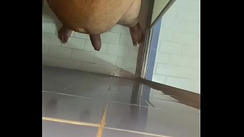 Ponheta No Banheiro - gozada, soloboy, banheiro - Video 2561523