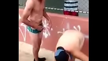 Olhou Sorriu Mandioca No Bombril