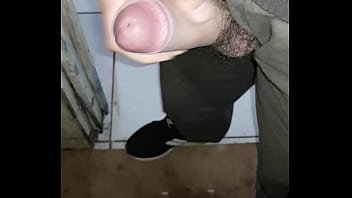 Paja En Baño Publico - gay, paja, gay-amateur - Video 2554858