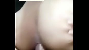 Atendiendo Y Complaciendo Un Rico Cliente