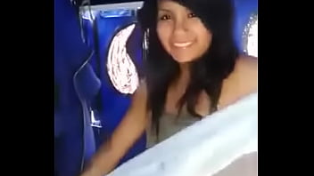 Puta Forajida Se Deja Tocar El Coño