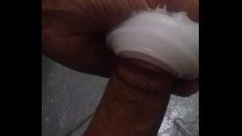 Usando Tenga Para O Grupo Donm