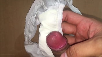 Quần lót trắng tinh kh_i