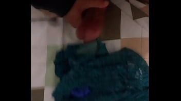 Gozando Na Calcinha Da Mamae 2