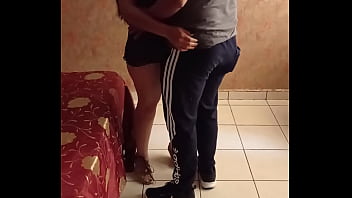 Con Un Single Mientras Mi Esposo Graba Parte1