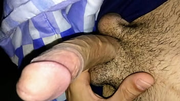 Bombadinho Tatuado E Pauzudo Gozando E Mostrando A Bundinha