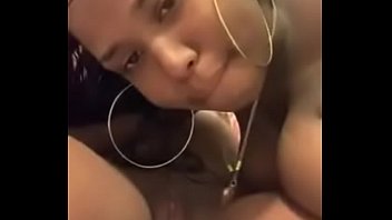 Deux Lesbiennes Se Font Plaisir à Haïti