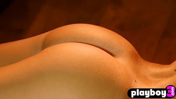 Hot Blonde Exposes Huge Natural Boobs And Sweet Ass