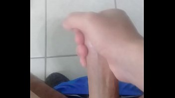 Masturbandome Bien Rico Hasta Correrme Y Derrarmar Toda Mi Semen