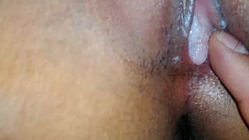 Convenzo A Una Chica A Darme Su Virginidad Por Algo De Dinero. (real)