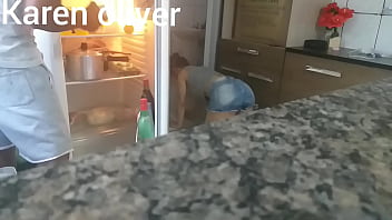 Corno Lava A Louça Enquanto Sua Mulher Chupa O Negao Escondido * Jefao