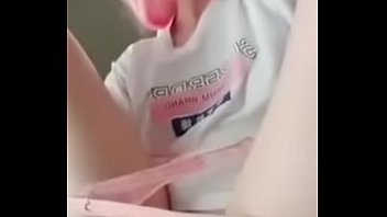 Se Mete Los Dedos Solá En Casa