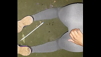 Comi A Pequena No Compo O Guarda Estava Vigiando