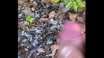 Mijando E Batendo Punheta No Mato
