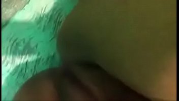 Se Masturba Con El Perfume