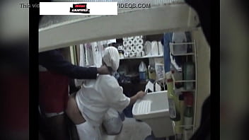 Motoboy Faz Sexo Com Faxineira De Restaurante Entre Uma Entrega E Outra