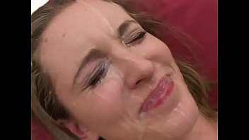 Amazing Brunette Gets Fingered And Gives Nice Head