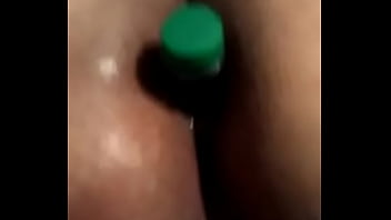 Mariela Preparando La Colita Para Llenarla De Lechita