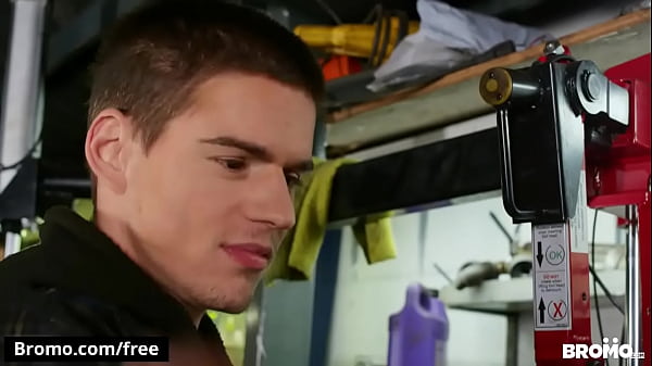 Fucking My Mechanic For Doing A Bad Work - Bromo