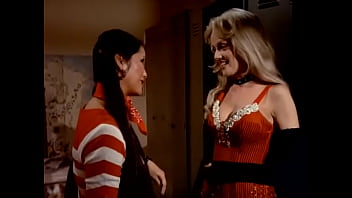 Charlie' Angels: Sexy Show Girl