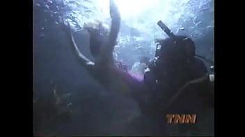 Matt Houston: Sexy Swimsuit Girl