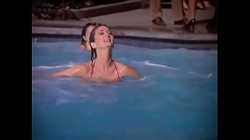 Simon _ Simon: Sexy Bikini Girl